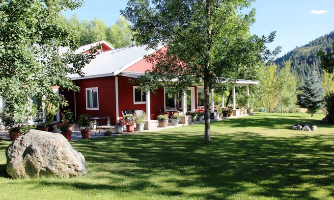 Rice Cottage | 1-bedroom cottage just 14 minutes from Franklin D Roosevelt Lake