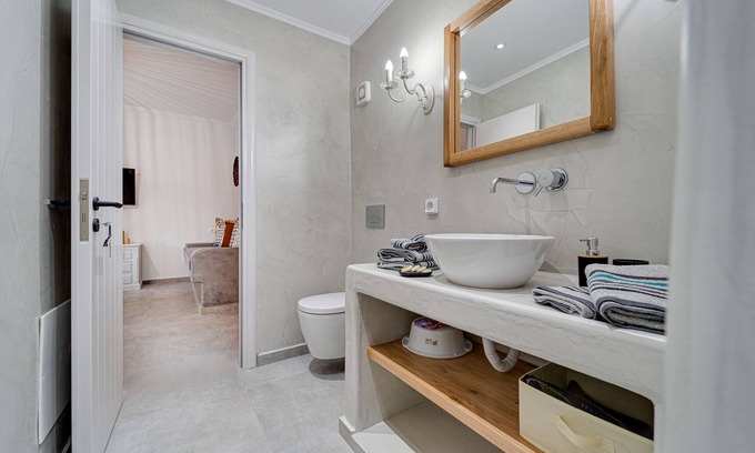 Akrotiri Apartment | 1 bedroom cycladic house/Caldera beach
