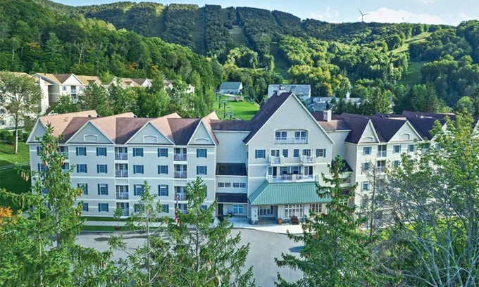 Hancock Condo | 1 Bedroom Deluxe Condo, Sleeps 8, at Bentley Brook, Jiminy Peak Ski Mountain!