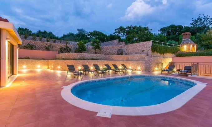 Molunat Apartment | 1 bedroom gorgeous apartment in Molunat