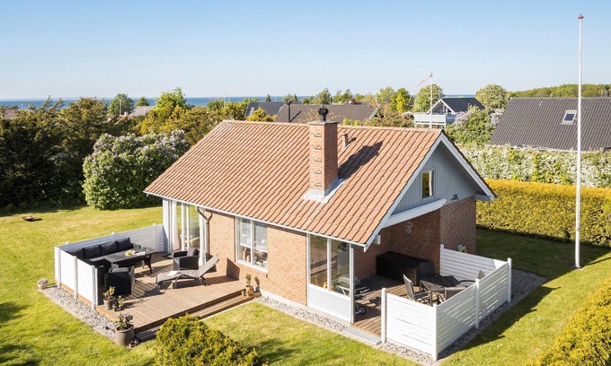 Skastrup Strand House | 1 bedroom gorgeous home in Bogense