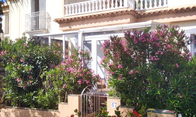 Los Altos House | 1 Bedroom Guesthouse in Torrevieja