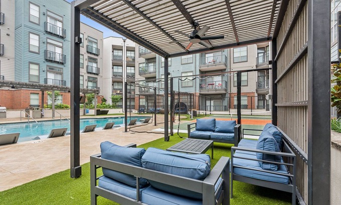 Deep Ellum Apartment | 1 Bedroom Haven | Fully Furnished | Gated | Parking | W/D | WiFi | Extended Stay