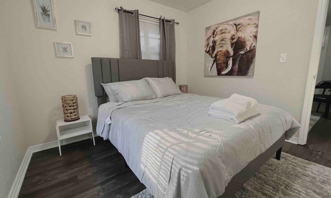 Central Oklahoma City Other | 1 bedroom house near the Zoo