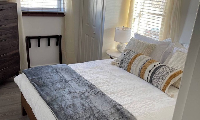 Madawaska House | 1 Bedroom in Vintage 1930s House, 1 Level