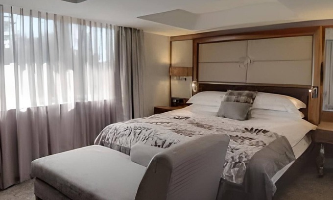 Ballater Apartment | 1 BEDROOM LUXURY SUITE - ROMANTIC HIDEAWAY