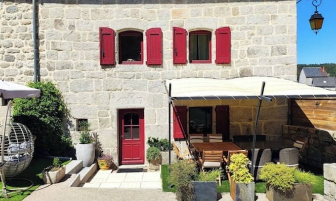Saint-Just House | 1 bedroom private vacation home in val d'arcomie