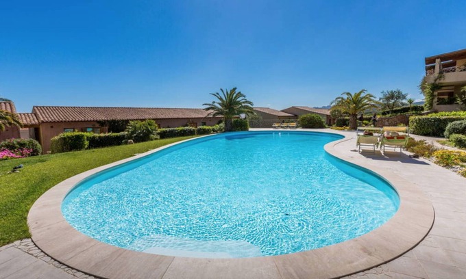 Porto Pozzo Apartment | 1 Bedroom Seaview Apartment with Large Swimming Pool