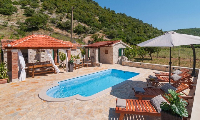 Postira House | 1 bedroom stunning home in Postira
