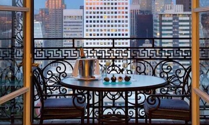 Nob Hill House | 1-Bedroom Suite at a 5⭐️ Hotel