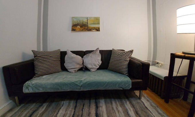 South Slope House | 1 bedroom Suite with Kitchenette, Entire Second Floor in Park Slope House