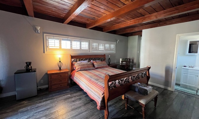 Hawthorne House | 1-bedroom vacation home just 5 minutes to Kia Forum