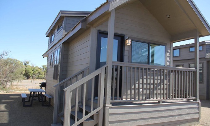 Camp Verde House | 1 Bedroom w/Loft Cabin Sleeps 6, Top Notch Amenities, 30 min. to Sedona no Pet