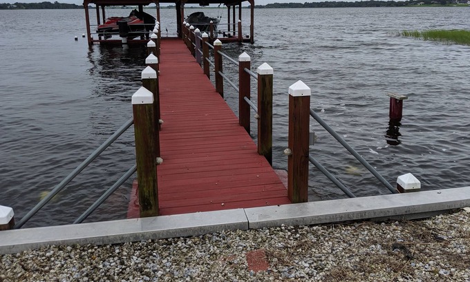 Auburndale House | 1 bedroom with Private Lake Life