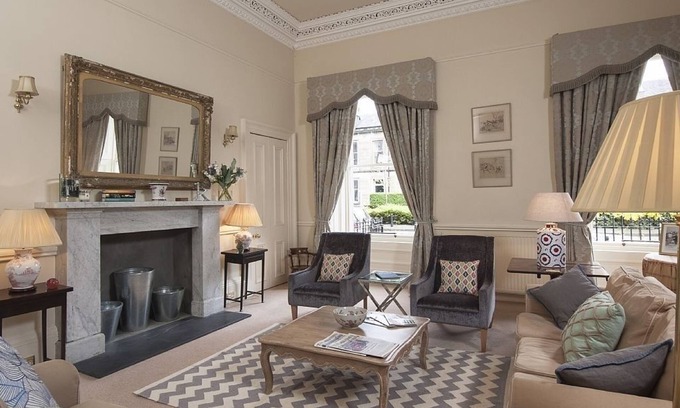 Bonnington Cottage | 1 Bellevue Terrace - sleeps 4 guests in 2 bedrooms