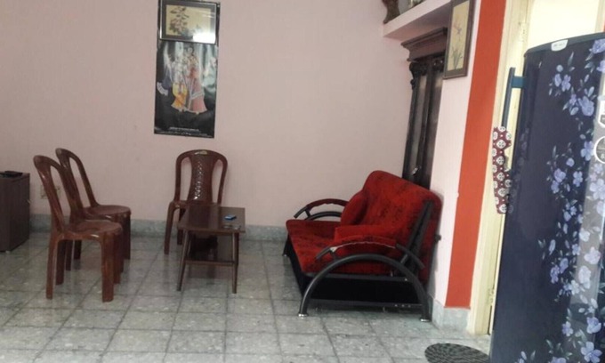 Kalighat Apartment | 1 Bhk fully furnished apt. on ground floor centrally located in heritage bed