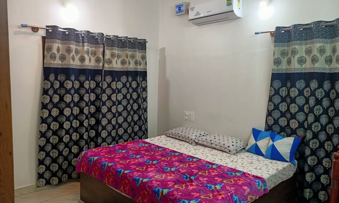 Mysore House | 1 BK Pleasant place 4 Families, Friends, Couples, with free parking.
