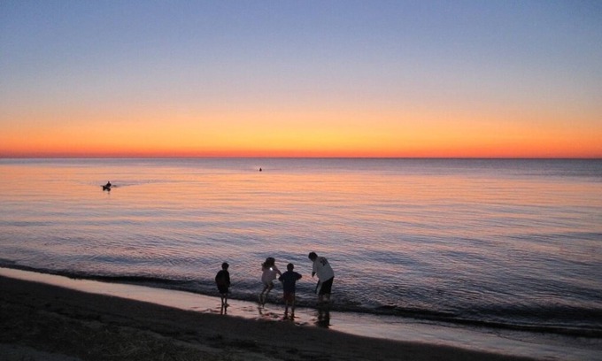 Del Haven House | 1 Block to Bay Beach - Kayaks, Bikes, Amazing Sunsets!