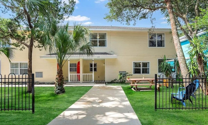 Coquina Gables Apartment | 1 Block to Beach & A Street Tropical Apt w Patio