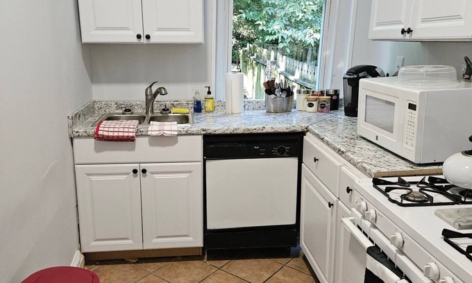 Clifton Heights House | 1 BR Apartment Sleeps 4 Near UC and Downtownnn