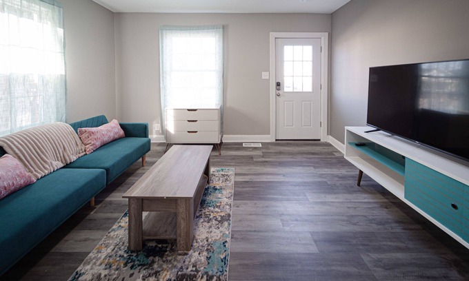 Evansville House | 1 BR at E Tennessee St.