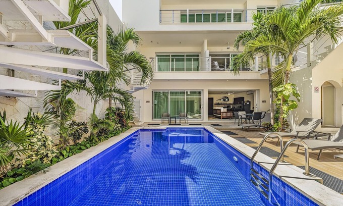 Centro - Supmza 001 Condo | 1 BR Condo w/Pool. Heart of Downtown