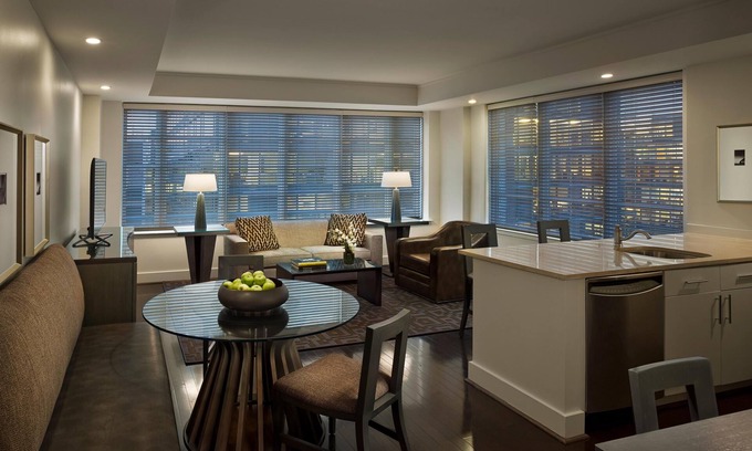 Connecticut Ave - K Street House | 1 BR Platinum Suite/Walk to White House Nat'l Mall