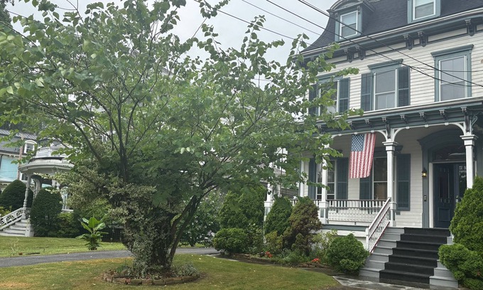 Poughkeepsie Apartment | 1 Br Private Victorian Apt in convenient City location on half acre sleeps 4