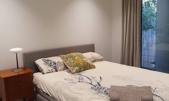 Glebe Apartment | 1 BR unit with leafy outlook & dedicated workspace