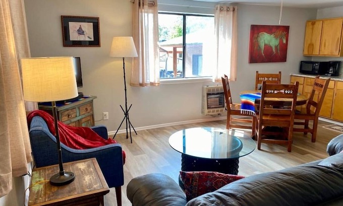 Glenwood House | #1 Casita Wild Mustang at the Catwalk, 2 BdRm Casita