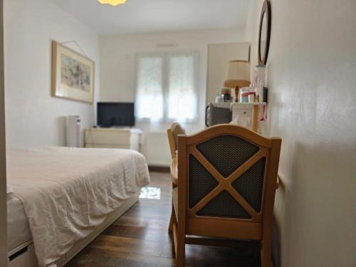 Quincy-Voisins House | 1 Chambre pour 2 personnes "Chez l'habitant" maison possède un petit chien