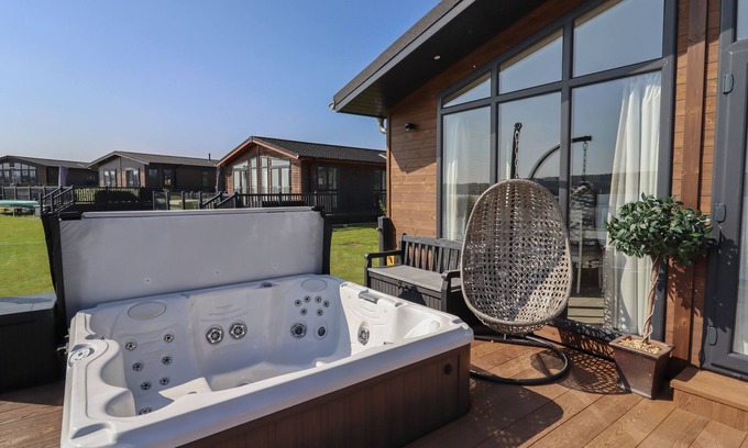 Oakmere Cottage | 1 Delamere Point