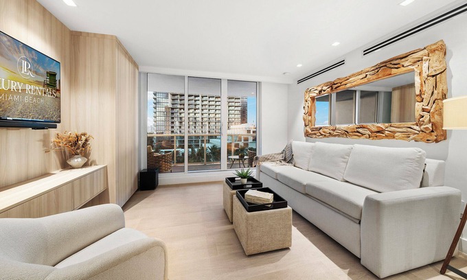 City Center Apartment | 1+Den Private Residence at Roney Palace