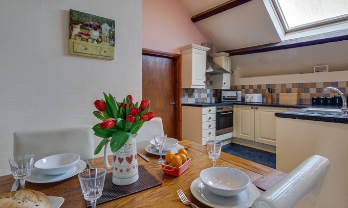 Rhyd-y-foel House | 1 Dolwen Farm Shop - Two Bedroom House, Sleeps 4