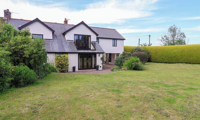 Ebford Cottage | 1 EASTDON COTTAGES, pet friendly, with open fire in Dawlish Warren