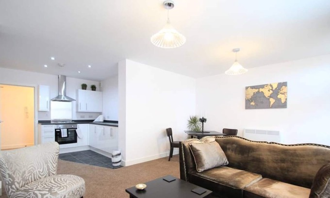 Stafford Apartment | 1 Friars House, Town Centre, Stafford