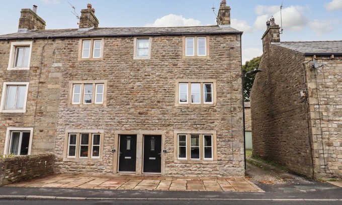 Long Preston Cottage | 1 GROSVENOR FARM COTTAGES, pet friendly in Long Preston