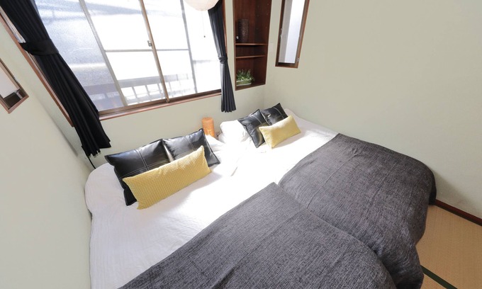 Tsuruhashi House | 1 house completely rented out/3 min. by JR Tennoji train/10 min. by Namba train/Direct connection to Kansai International Airport! Direct train to Osaka Castle