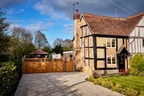 Wixford House | 1 Kingswood Cottage