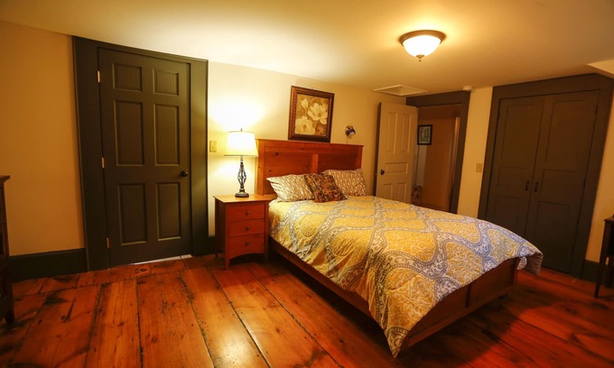 Cooperstown House | #1 Location for CDP. Fire-pit & Fishing Pond. FUN & Private. 5 bedrooms, 3 baths
