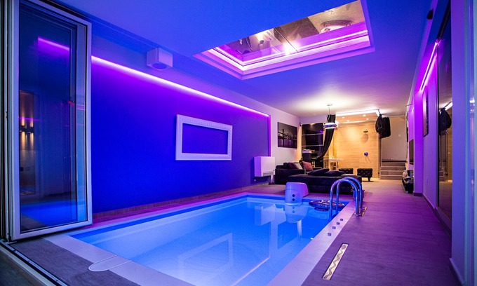 Zvezdara Villa | #1 Luxury House with indoor Swimming Pool, Gameroom, Movie Room, Spa, Zen Yard,