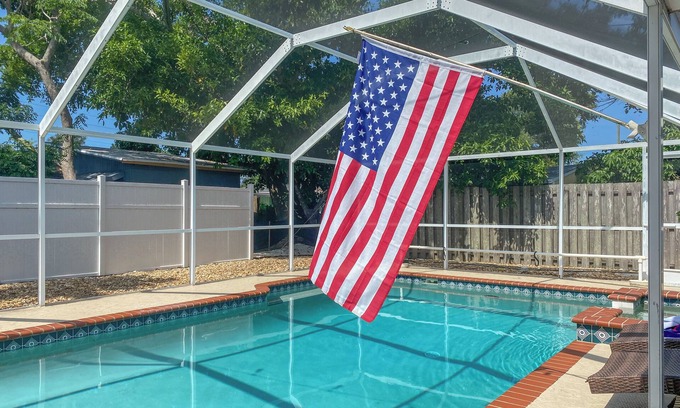 Laurel House | 1 Mi to Beach: Nokomis Home w/Private Pool