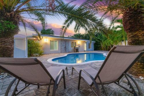 Coral Ridge Apartment | 1 Mi to Beach with Grill & Heated Pool