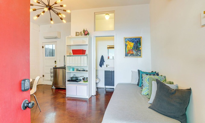 Downtown Sacramento Apartment | 1 Mi to Downtown: Walkable Studio in Sacramento