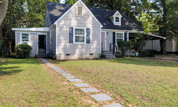 Greenwood Apartment | < 1 Mi to Dtwn: Updated Studio in North Greenwood!