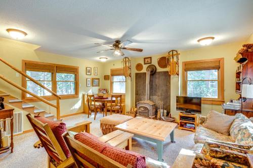 Tahoma House | 1 Mi to Lake Tahoe Rustic Cabin with Boat Dock