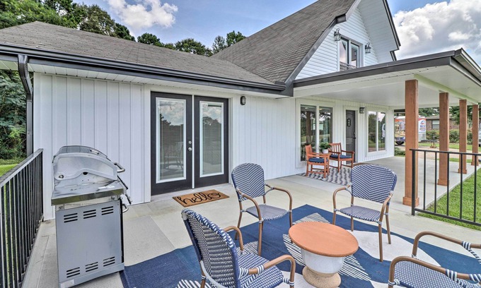 Bismarck House | 1 Mi to Marina & Golf: Bismarck Home w/Fire Pit!