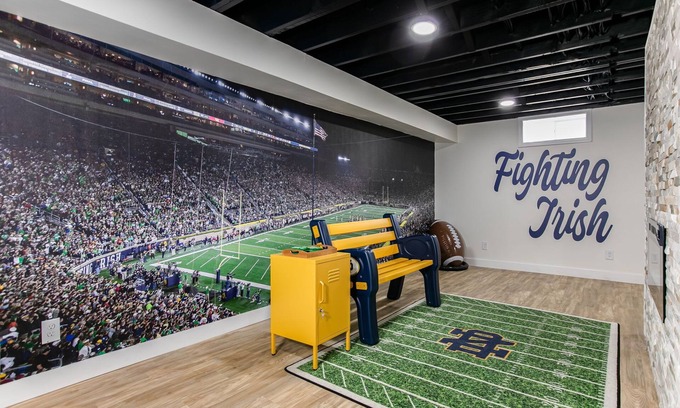 South Bend House | 1 Mi. to Notre Dame, Irish Pub, Hot Tub, 4800sq ft