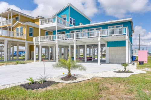 Surfside Beach Apartment | 1 Mi to Ocean Colorful Freeport Beach Rental!