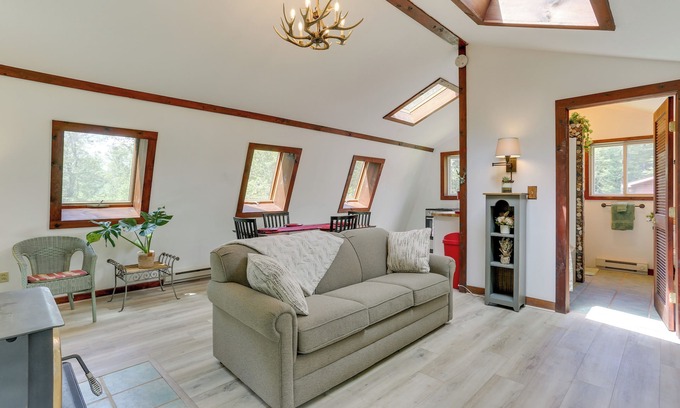 Milanville Apartment | 1 Mi to River: Pet-Friendly Studio in Milanville!